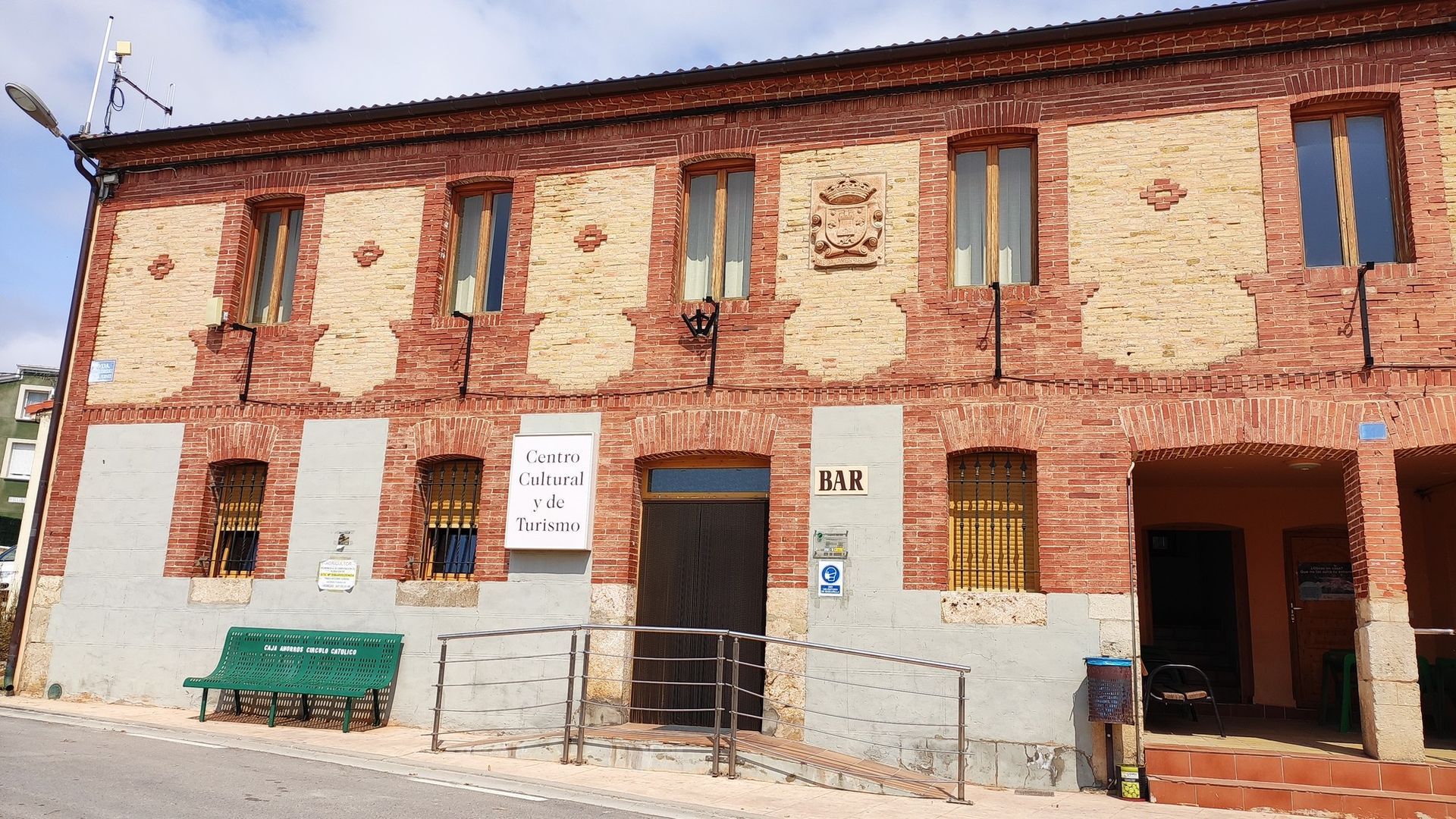 Bar